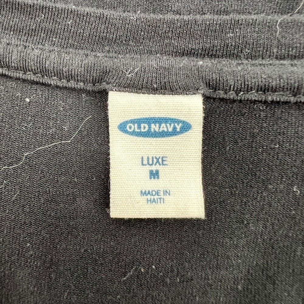 Old Navy Luxe V-Neck T-Shirt Womens Medium Black Good Short Sleeve Curved Hem - Picture 3 of 4